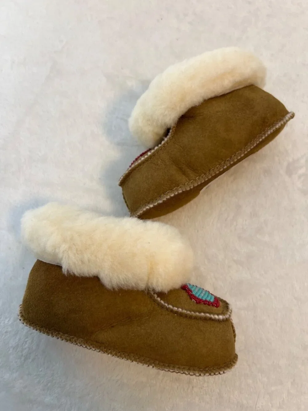 Lambskin specialties Native American Baby Childs Beaded Leather Moccasins Size 4